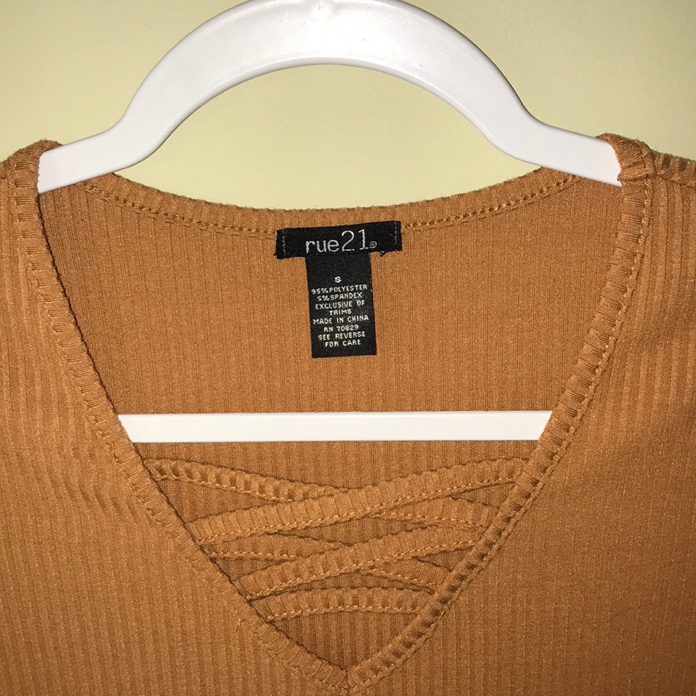 V-Neck T-shirt with crisscross straps over chest - Picture 2 of 2